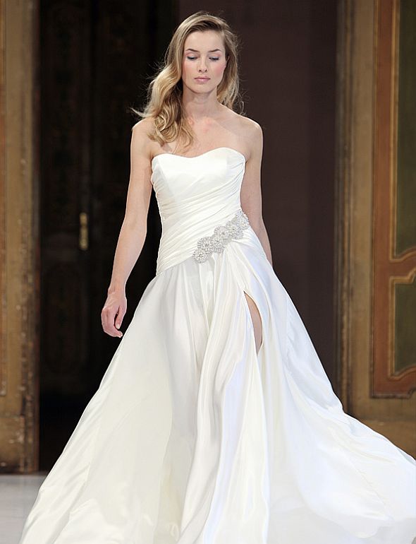Atelier Aimee модел булчинска рокля за 2012 Atelier Aimee модел булчинска рокля за 2012